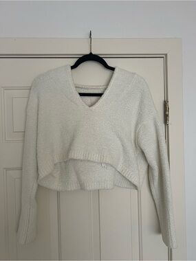 Cozy Ivory V-Neck Cropped Women's Sweater